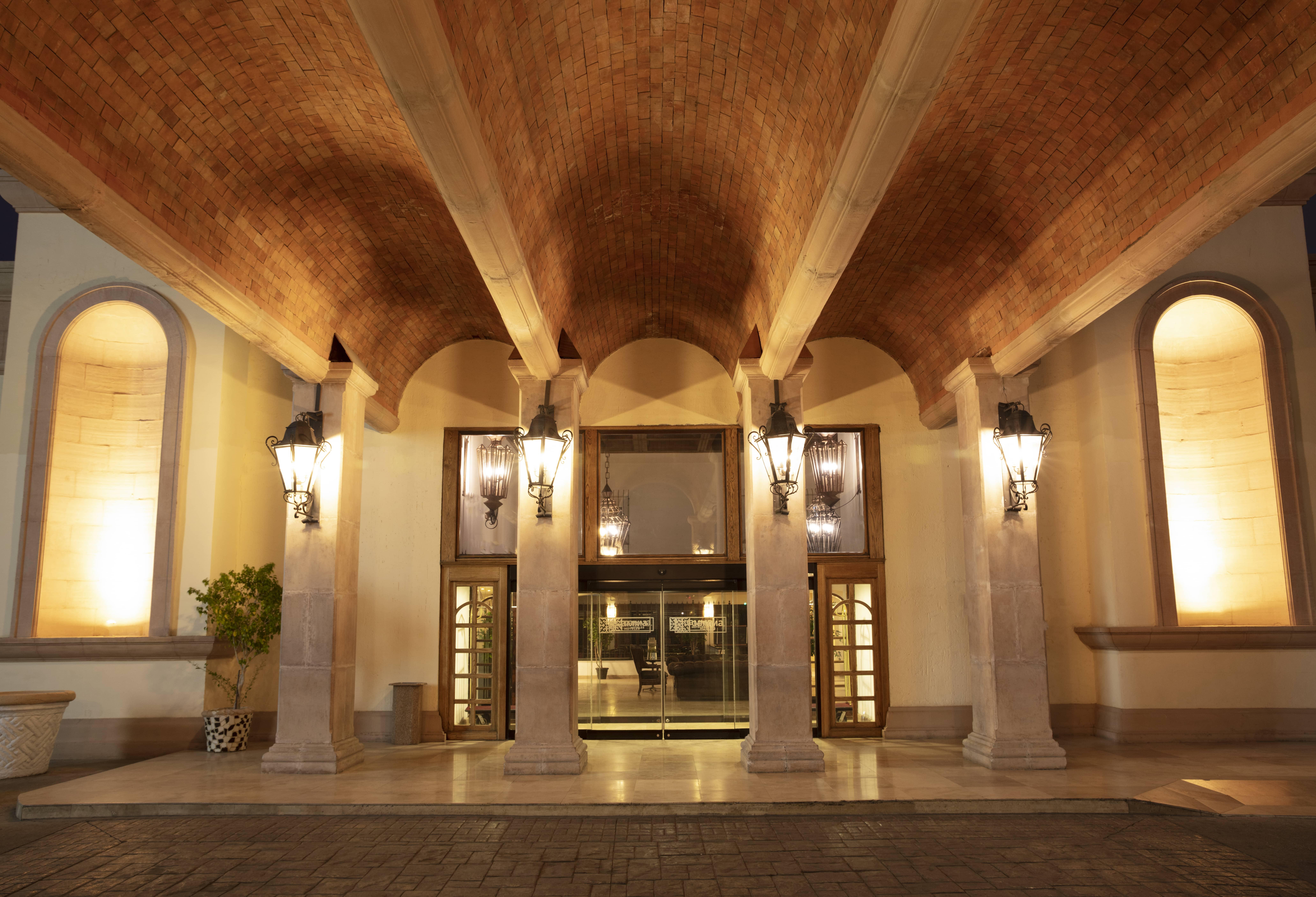 Gamma Ciudad Juarez Hotel Buitenkant foto The main entrance of the hotel